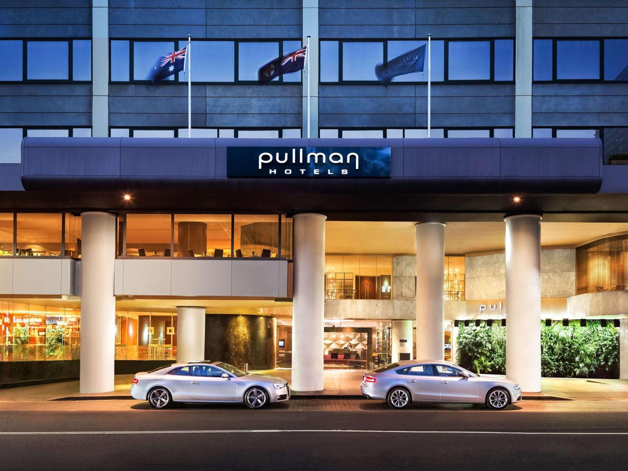Pullman Sydney Hyde Park Hotel Exterior photo